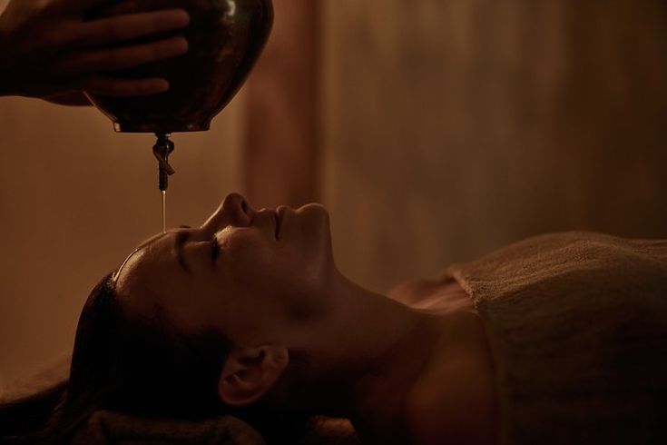 Shirodhara Massage
